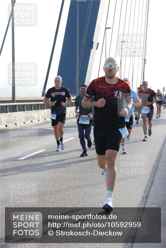 03.10.2026 - Köhlbrandbrückenlauf Strokosch-Dieckow http://msf.ph/oto/10592959 03.10.2026 09:19:26 Position 1 2067 meine-sportfotos.de