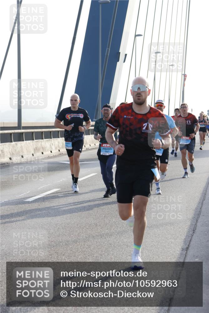 03.10.2026 - Köhlbrandbrückenlauf Strokosch-Dieckow http://msf.ph/oto/10592963 03.10.2026 09:19:26 Position 1 2067 meine-sportfotos.de