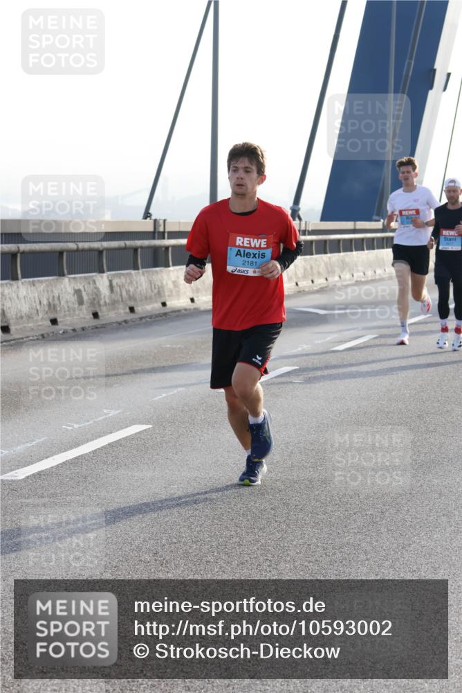 03.10.2026 - Köhlbrandbrückenlauf Strokosch-Dieckow http://msf.ph/oto/10593002 03.10.2026 09:19:33 Position 1 2181 meine-sportfotos.de