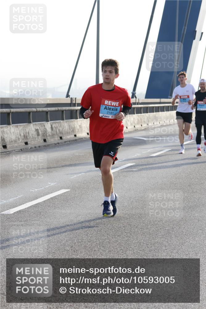 03.10.2026 - Köhlbrandbrückenlauf Strokosch-Dieckow http://msf.ph/oto/10593005 03.10.2026 09:19:33 Position 1 2181 meine-sportfotos.de