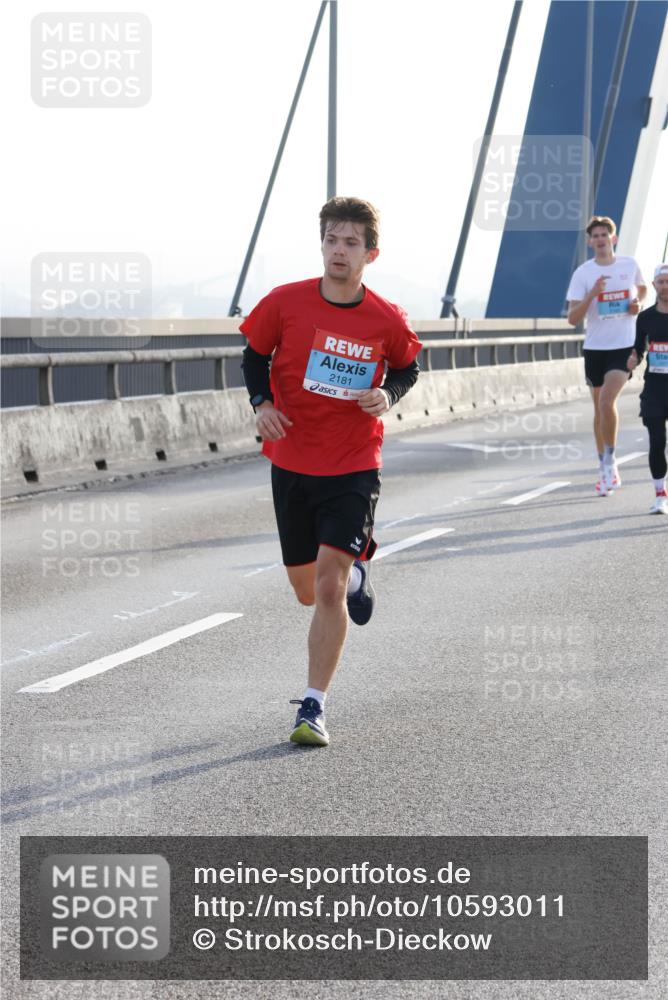 03.10.2026 - Köhlbrandbrückenlauf Strokosch-Dieckow http://msf.ph/oto/10593011 03.10.2026 09:19:34 Position 1 2181 meine-sportfotos.de