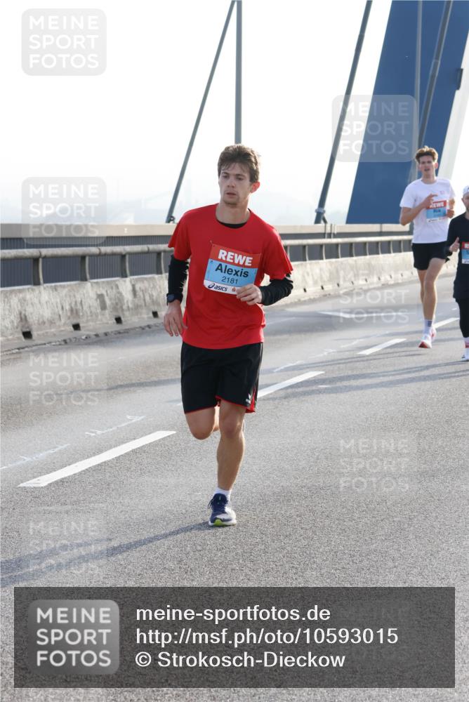 03.10.2026 - Köhlbrandbrückenlauf Strokosch-Dieckow http://msf.ph/oto/10593015 03.10.2026 09:19:34 Position 1 2181 meine-sportfotos.de
