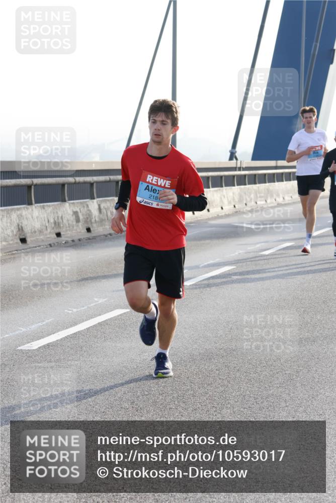 03.10.2026 - Köhlbrandbrückenlauf Strokosch-Dieckow http://msf.ph/oto/10593017 03.10.2026 09:19:34 Position 1 218 meine-sportfotos.de