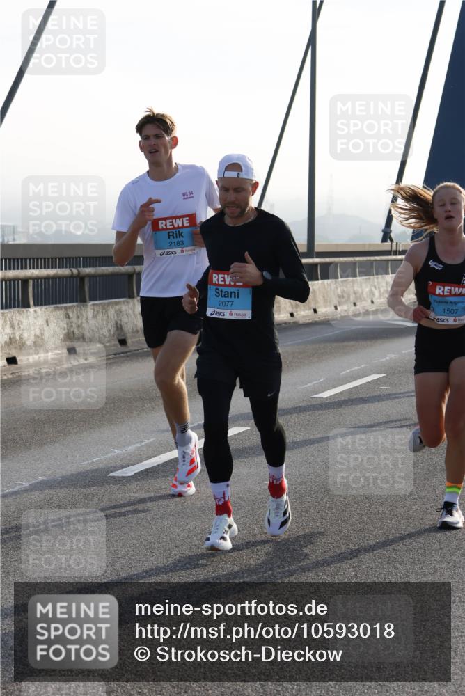 03.10.2026 - Köhlbrandbrückenlauf Strokosch-Dieckow http://msf.ph/oto/10593018 03.10.2026 09:19:37 Position 1 94, 2183, 2077, 1507 meine-sportfotos.de