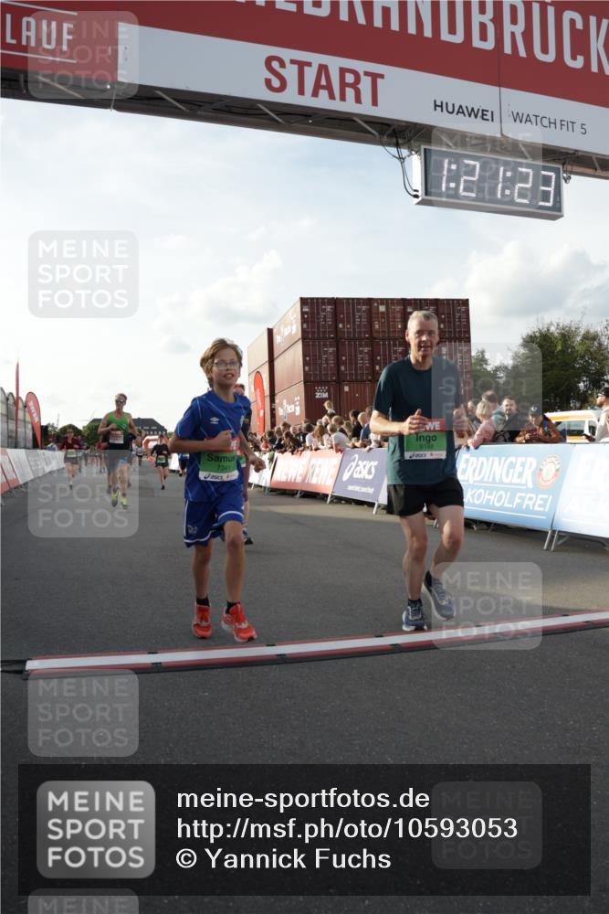 03.10.2026 - Köhlbrandbrückenlauf Yannick Fuchs http://msf.ph/oto/10593053 03.10.2026 16:21:24 Ziel 4109, 7341, 7469, 7470, 7773, 7902, 7903, 8015, 8546, 8806, 8812, 8821, 8849, 9188 meine-sportfotos.de