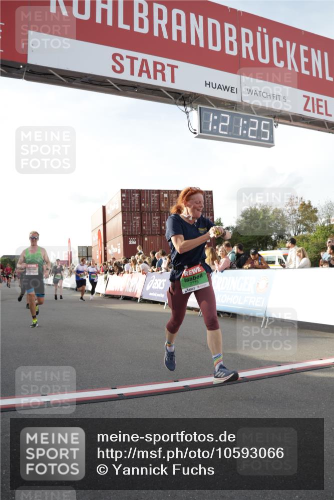 03.10.2026 - Köhlbrandbrückenlauf Yannick Fuchs http://msf.ph/oto/10593066 03.10.2026 16:21:25 Ziel 4109, 7341, 7469, 7470, 7773, 7902, 7903, 8015, 8546, 8806, 8812, 8849, 8895, 9188 meine-sportfotos.de