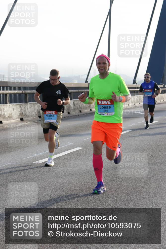 03.10.2026 - Köhlbrandbrückenlauf Strokosch-Dieckow http://msf.ph/oto/10593075 03.10.2026 09:19:45 Position 1 2158, 1702 meine-sportfotos.de