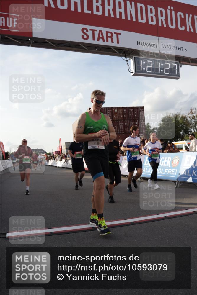 03.10.2026 - Köhlbrandbrückenlauf Yannick Fuchs http://msf.ph/oto/10593079 03.10.2026 16:21:28 Ziel 4109, 7341, 7469, 7470, 7773, 7902, 7903, 8015, 8546, 8728, 8806, 8812, 8842, 8849, 8895, 9188, 9394 meine-sportfotos.de
