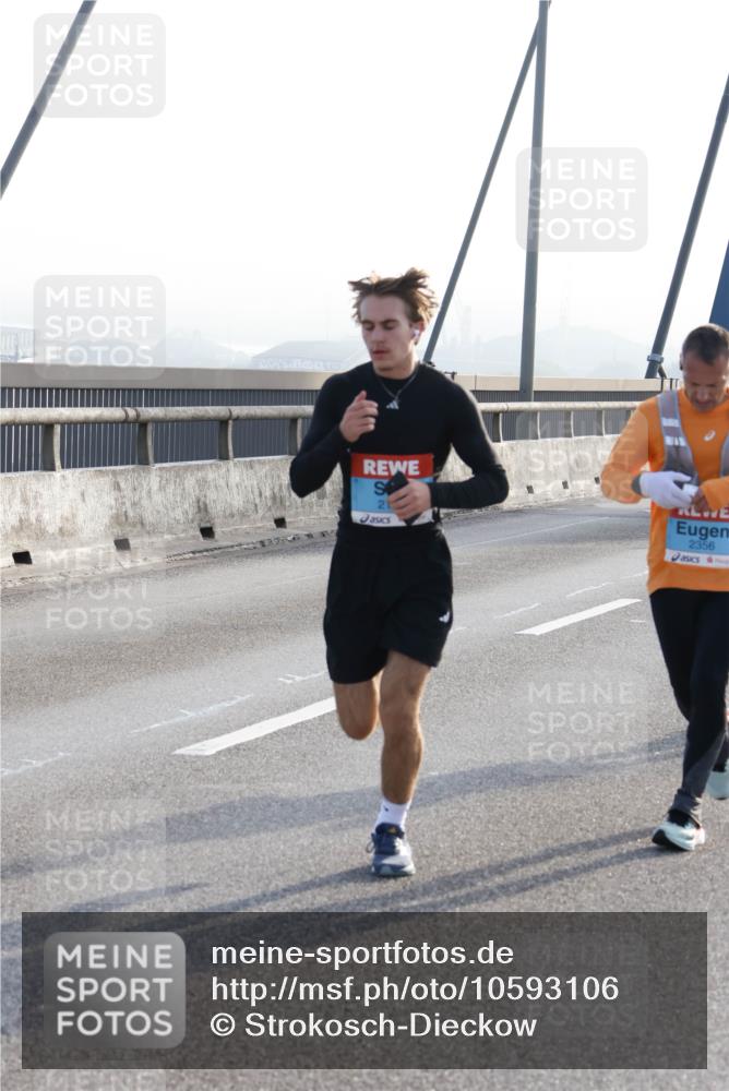 03.10.2026 - Köhlbrandbrückenlauf Strokosch-Dieckow http://msf.ph/oto/10593106 03.10.2026 09:19:49 Position 1 21, 2356 meine-sportfotos.de