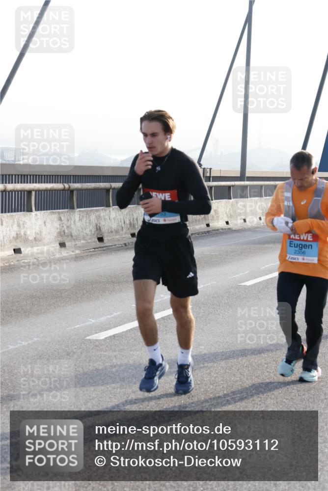 03.10.2026 - Köhlbrandbrückenlauf Strokosch-Dieckow http://msf.ph/oto/10593112 03.10.2026 09:19:50 Position 1 2356 meine-sportfotos.de
