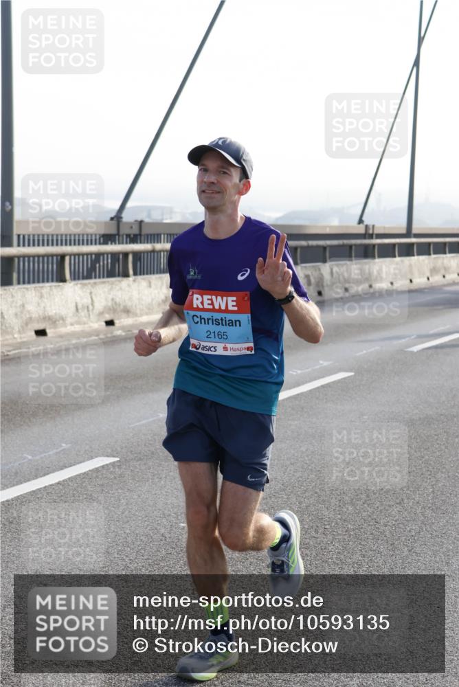 03.10.2026 - Köhlbrandbrückenlauf Strokosch-Dieckow http://msf.ph/oto/10593135 03.10.2026 09:19:52 Position 1 2165 meine-sportfotos.de
