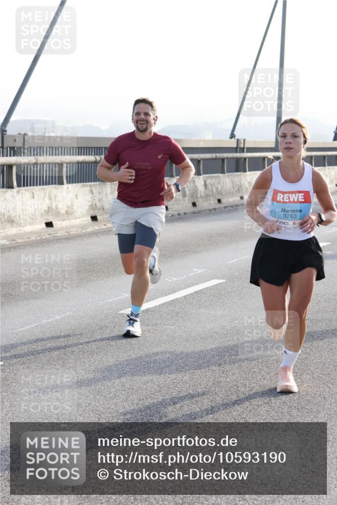 03.10.2026 - Köhlbrandbrückenlauf Strokosch-Dieckow http://msf.ph/oto/10593190 03.10.2026 09:19:59 Position 1 47, 195, 3763 meine-sportfotos.de