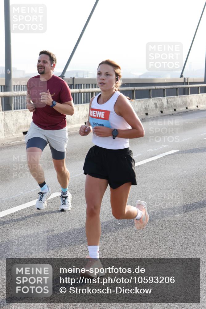 03.10.2026 - Köhlbrandbrückenlauf Strokosch-Dieckow http://msf.ph/oto/10593206 03.10.2026 09:20:00 Position 1 42, 195 meine-sportfotos.de