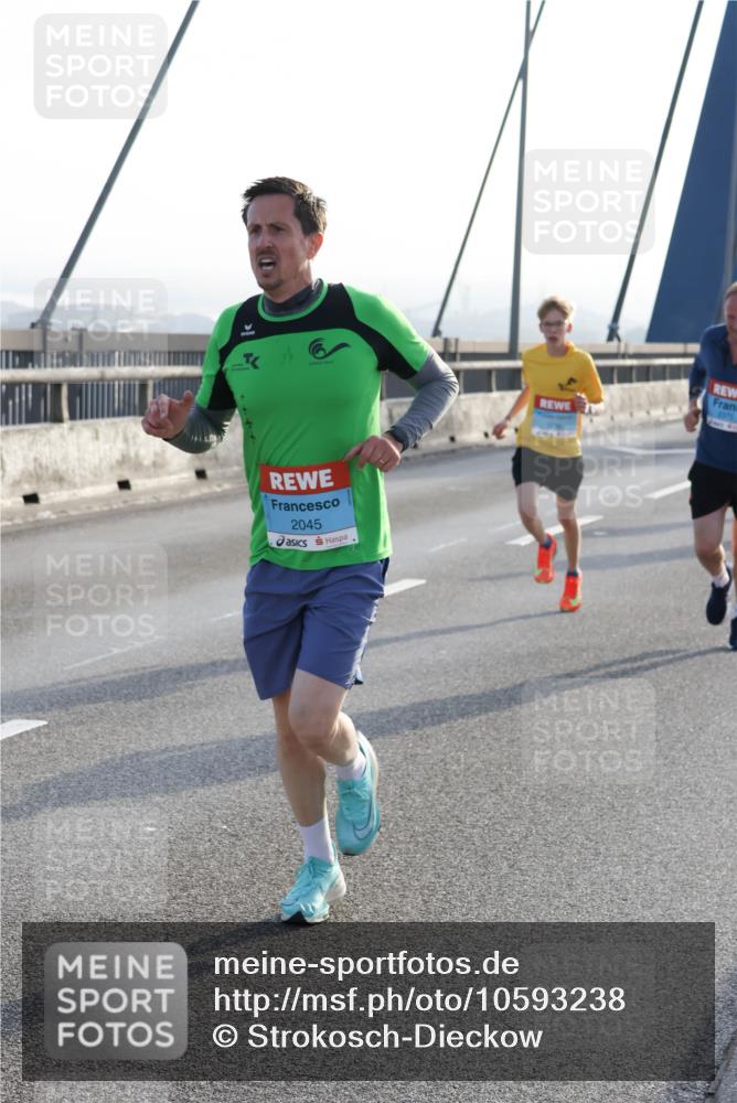 03.10.2026 - Köhlbrandbrückenlauf Strokosch-Dieckow http://msf.ph/oto/10593238 03.10.2026 09:20:04 Position 1 2045 meine-sportfotos.de