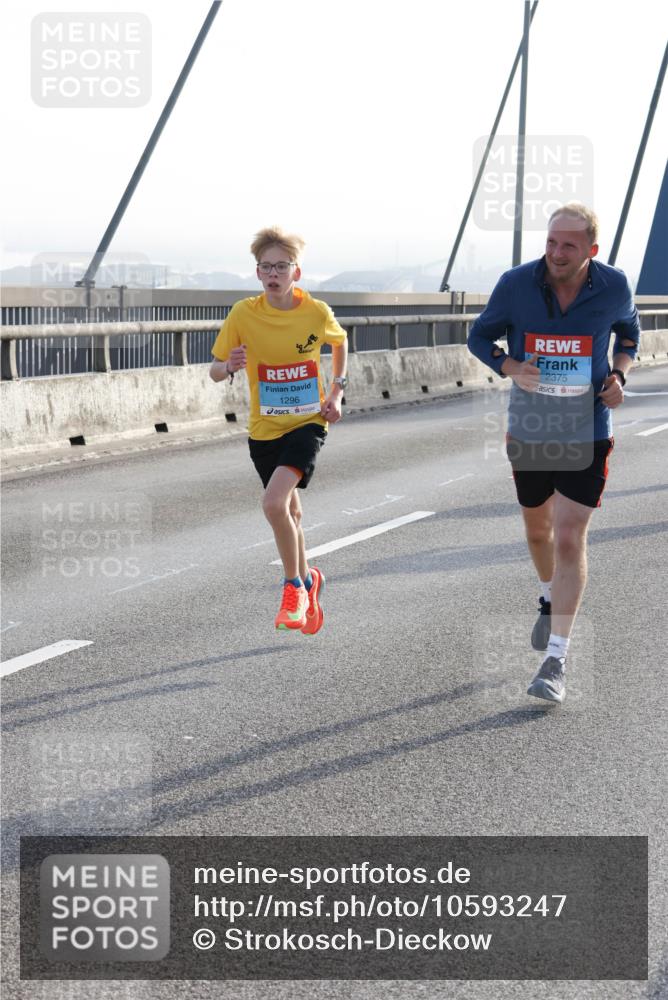 03.10.2026 - Köhlbrandbrückenlauf Strokosch-Dieckow http://msf.ph/oto/10593247 03.10.2026 09:20:05 Position 1 1296, 2375 meine-sportfotos.de