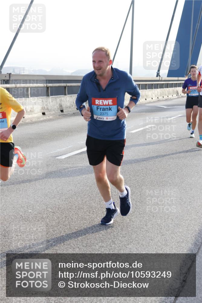 03.10.2026 - Köhlbrandbrückenlauf Strokosch-Dieckow http://msf.ph/oto/10593249 03.10.2026 09:20:05 Position 1 2375, 1357 meine-sportfotos.de