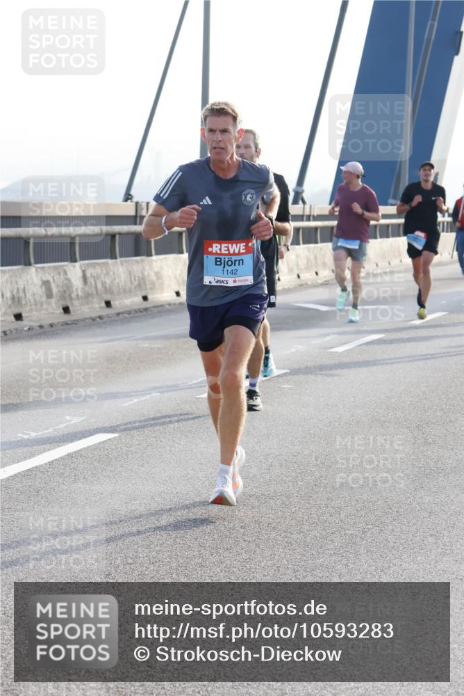 03.10.2026 - Köhlbrandbrückenlauf Strokosch-Dieckow http://msf.ph/oto/10593283 03.10.2026 09:20:10 Position 1 1142 meine-sportfotos.de