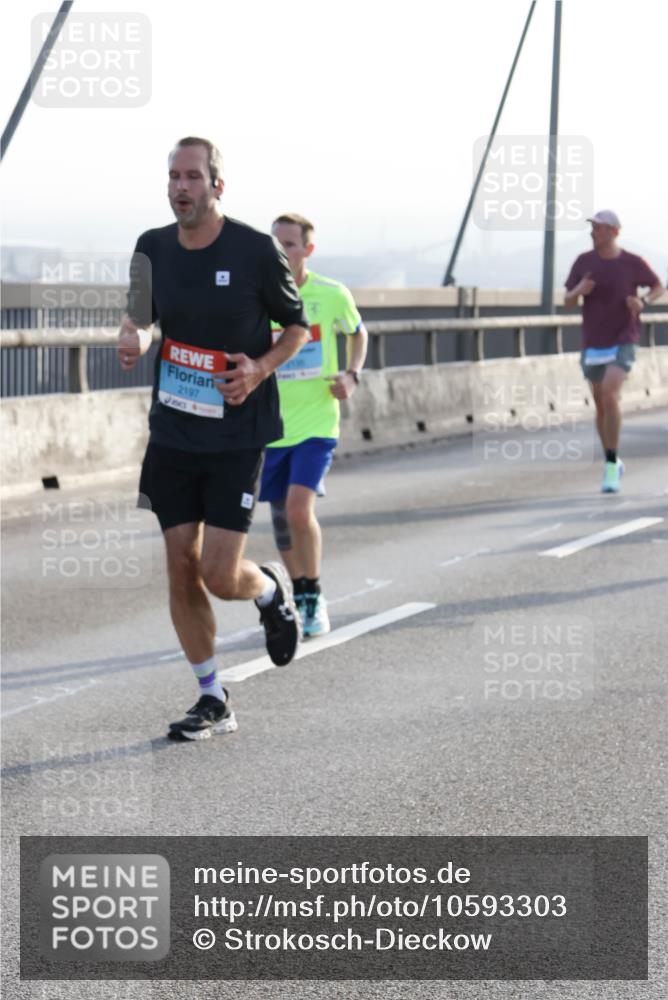 03.10.2026 - Köhlbrandbrückenlauf Strokosch-Dieckow http://msf.ph/oto/10593303 03.10.2026 09:20:12 Position 1 2197 meine-sportfotos.de