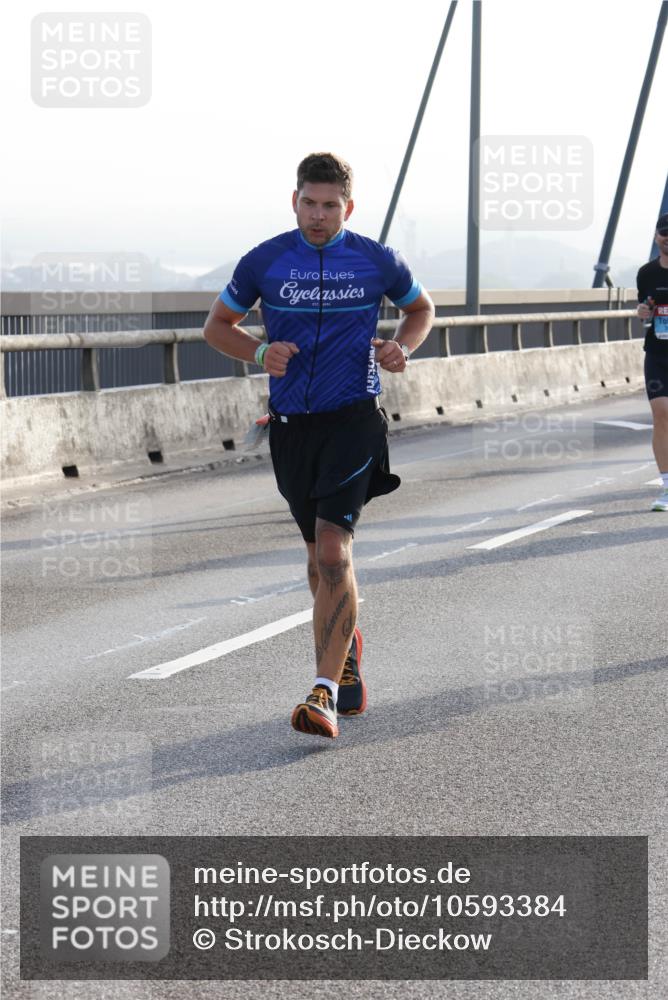 03.10.2026 - Köhlbrandbrückenlauf Strokosch-Dieckow http://msf.ph/oto/10593384 03.10.2026 09:20:22 Position 1  meine-sportfotos.de