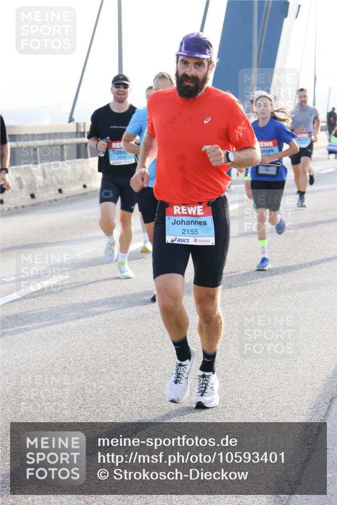 03.10.2026 - Köhlbrandbrückenlauf Strokosch-Dieckow http://msf.ph/oto/10593401 03.10.2026 09:20:24 Position 1 2155 meine-sportfotos.de