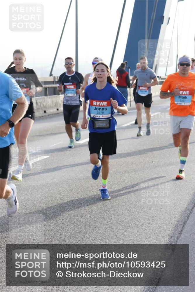 03.10.2026 - Köhlbrandbrückenlauf Strokosch-Dieckow http://msf.ph/oto/10593425 03.10.2026 09:20:26 Position 1 2278, 2237 meine-sportfotos.de