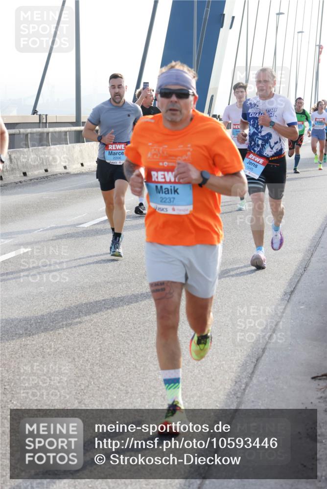 03.10.2026 - Köhlbrandbrückenlauf Strokosch-Dieckow http://msf.ph/oto/10593446 03.10.2026 09:20:27 Position 1 2206, 2237, 10033, 1545 meine-sportfotos.de