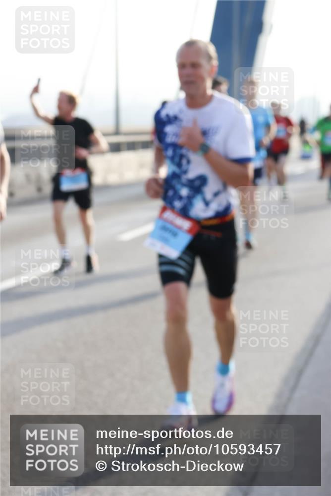 03.10.2026 - Köhlbrandbrückenlauf Strokosch-Dieckow http://msf.ph/oto/10593457 03.10.2026 09:20:30 Position 1  meine-sportfotos.de