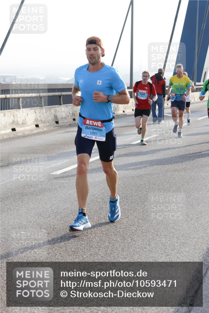 03.10.2026 - Köhlbrandbrückenlauf Strokosch-Dieckow http://msf.ph/oto/10593471 03.10.2026 09:20:32 Position 1 1261, 1241 meine-sportfotos.de