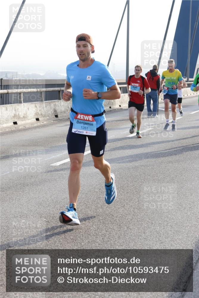 03.10.2026 - Köhlbrandbrückenlauf Strokosch-Dieckow http://msf.ph/oto/10593475 03.10.2026 09:20:32 Position 1 1261 meine-sportfotos.de