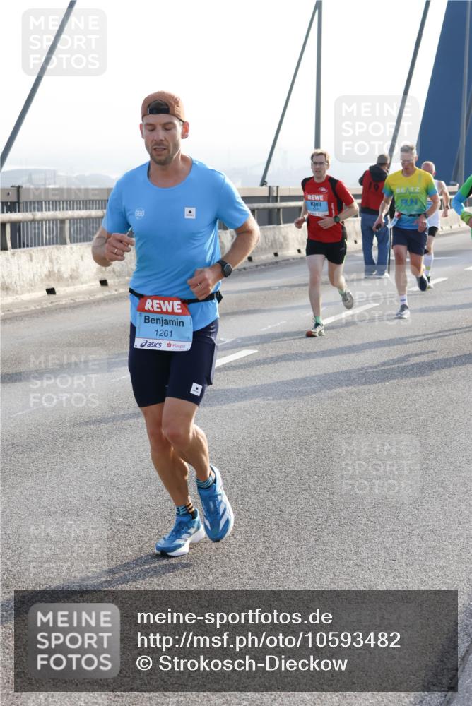 03.10.2026 - Köhlbrandbrückenlauf Strokosch-Dieckow http://msf.ph/oto/10593482 03.10.2026 09:20:32 Position 1 1261 meine-sportfotos.de