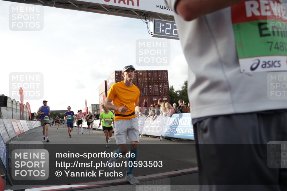 03.10.2026 - Köhlbrandbrückenlauf Yannick Fuchs http://msf.ph/oto/10593503 03.10.2026 16:22:11 Ziel 7134, 7140, 7141, 7156, 7200, 7201, 7485, 7487, 7651, 7834, 7926, 8436, 8591, 8695, 9014, 9015, 9095, 9245, 9307, 9309, 9310, 9346, 9392, 9474, 9691 meine-sportfotos.de