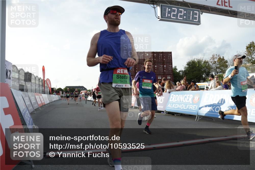 03.10.2026 - Köhlbrandbrückenlauf Yannick Fuchs http://msf.ph/oto/10593525 03.10.2026 16:22:14 Ziel 7134, 7140, 7141, 7156, 7200, 7201, 7485, 7487, 7891, 7926, 7944, 8436, 8591, 8695, 9014, 9015, 9021, 9245, 9307, 9309, 9310, 9346, 9392, 9474, 9691 meine-sportfotos.de