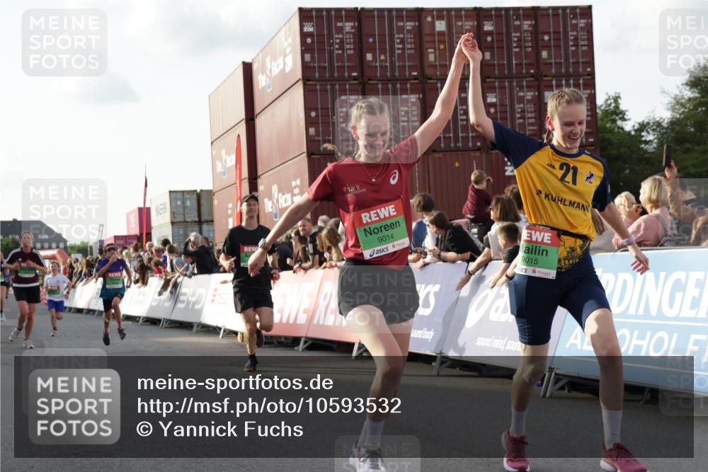 03.10.2026 - Köhlbrandbrückenlauf Yannick Fuchs http://msf.ph/oto/10593532 03.10.2026 16:22:15 Ziel 7134, 7140, 7141, 7156, 7200, 7201, 7485, 7891, 7926, 7944, 8436, 8695, 9014, 9015, 9021, 9245, 9307, 9346, 9392, 9474, 9691 meine-sportfotos.de