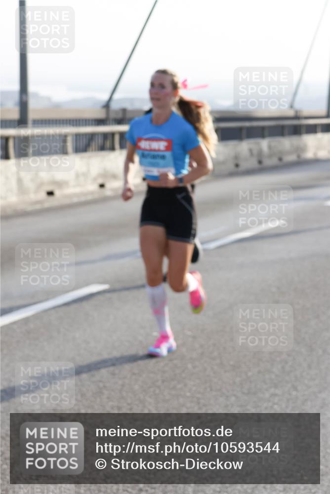 03.10.2026 - Köhlbrandbrückenlauf Strokosch-Dieckow http://msf.ph/oto/10593544 03.10.2026 09:20:46 Position 1  meine-sportfotos.de