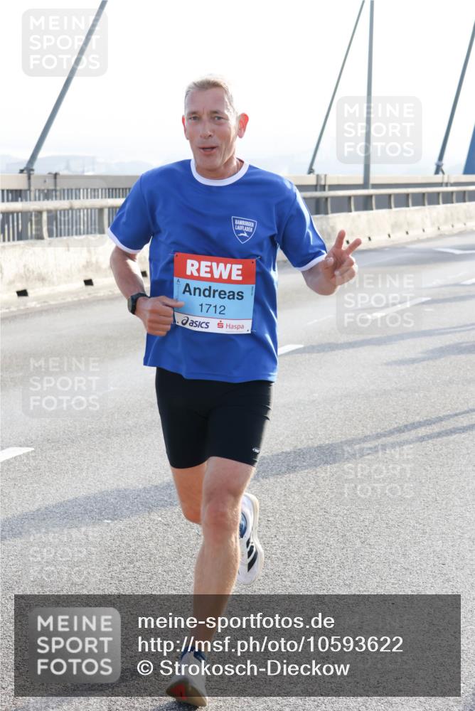 03.10.2026 - Köhlbrandbrückenlauf Strokosch-Dieckow http://msf.ph/oto/10593622 03.10.2026 09:20:54 Position 1 1712 meine-sportfotos.de