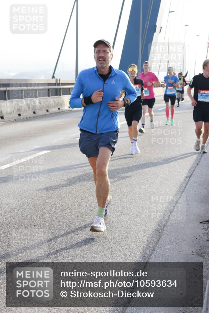 03.10.2026 - Köhlbrandbrückenlauf Strokosch-Dieckow http://msf.ph/oto/10593634 03.10.2026 09:20:55 Position 1 2123 meine-sportfotos.de