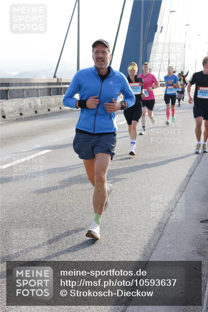 03.10.2026 - Köhlbrandbrückenlauf Strokosch-Dieckow http://msf.ph/oto/10593637 03.10.2026 09:20:55 Position 1 6, 2148 meine-sportfotos.de