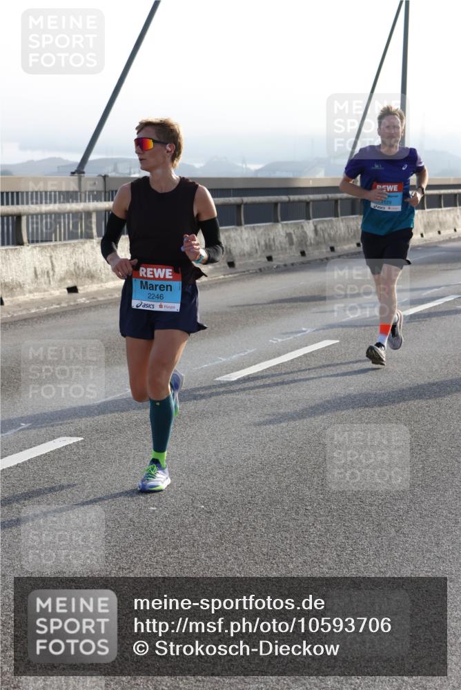 03.10.2026 - Köhlbrandbrückenlauf Strokosch-Dieckow http://msf.ph/oto/10593706 03.10.2026 09:21:06 Position 1 2246, 1129 meine-sportfotos.de