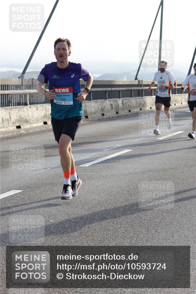 03.10.2026 - Köhlbrandbrückenlauf Strokosch-Dieckow http://msf.ph/oto/10593724 03.10.2026 09:21:08 Position 1 1129 meine-sportfotos.de