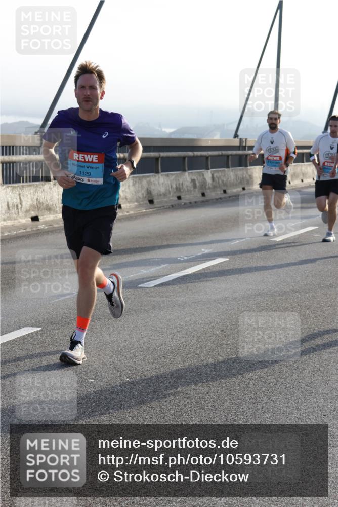 03.10.2026 - Köhlbrandbrückenlauf Strokosch-Dieckow http://msf.ph/oto/10593731 03.10.2026 09:21:08 Position 1 1129 meine-sportfotos.de