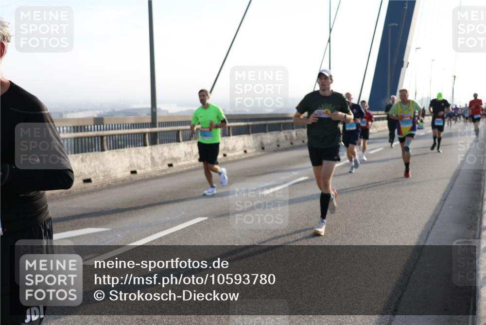 03.10.2026 - Köhlbrandbrückenlauf Strokosch-Dieckow http://msf.ph/oto/10593780 03.10.2026 09:21:16 Position 1  meine-sportfotos.de