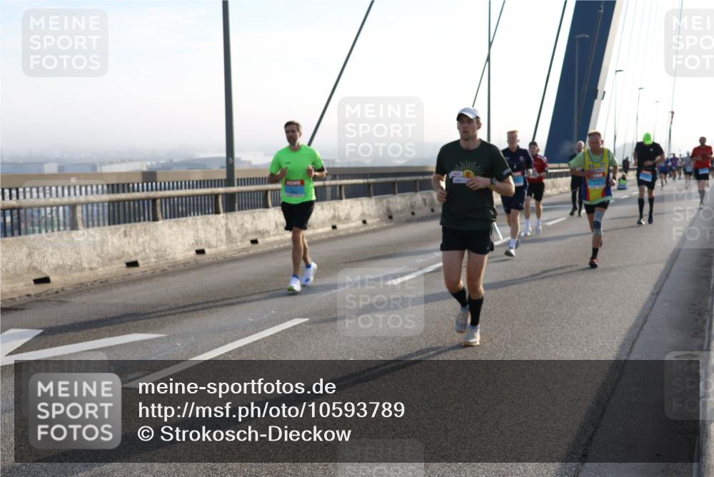 03.10.2026 - Köhlbrandbrückenlauf Strokosch-Dieckow http://msf.ph/oto/10593789 03.10.2026 09:21:16 Position 1  meine-sportfotos.de