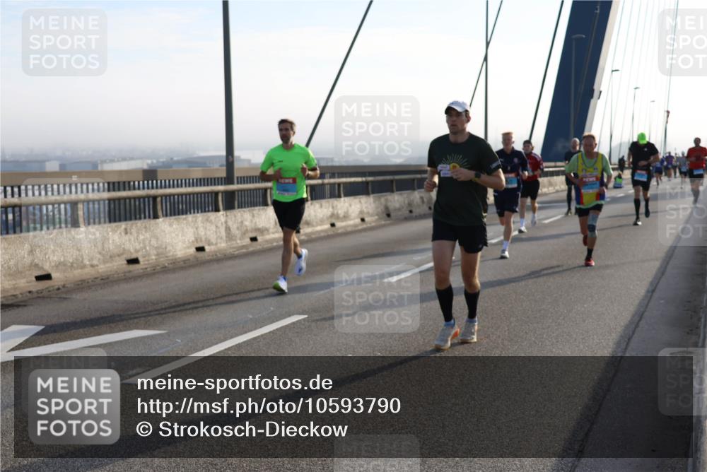 03.10.2026 - Köhlbrandbrückenlauf Strokosch-Dieckow http://msf.ph/oto/10593790 03.10.2026 09:21:16 Position 1  meine-sportfotos.de