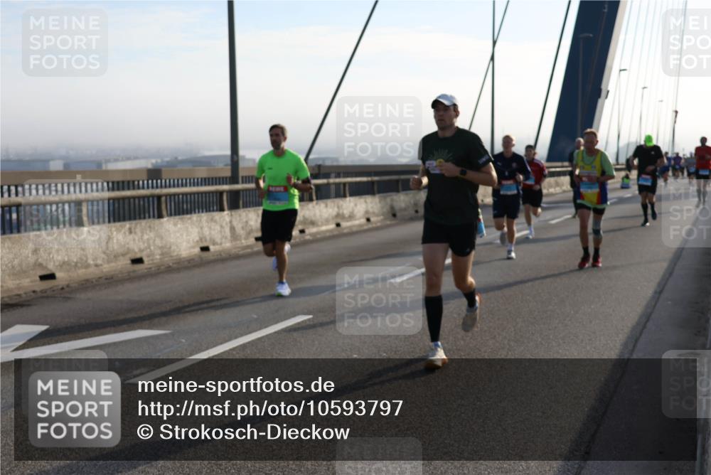 03.10.2026 - Köhlbrandbrückenlauf Strokosch-Dieckow http://msf.ph/oto/10593797 03.10.2026 09:21:17 Position 1  meine-sportfotos.de