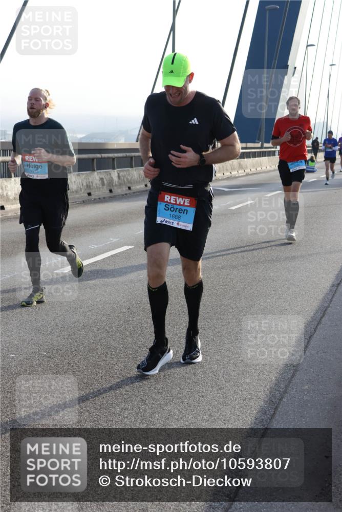03.10.2026 - Köhlbrandbrückenlauf Strokosch-Dieckow http://msf.ph/oto/10593807 03.10.2026 09:21:21 Position 1 1973, 1688 meine-sportfotos.de