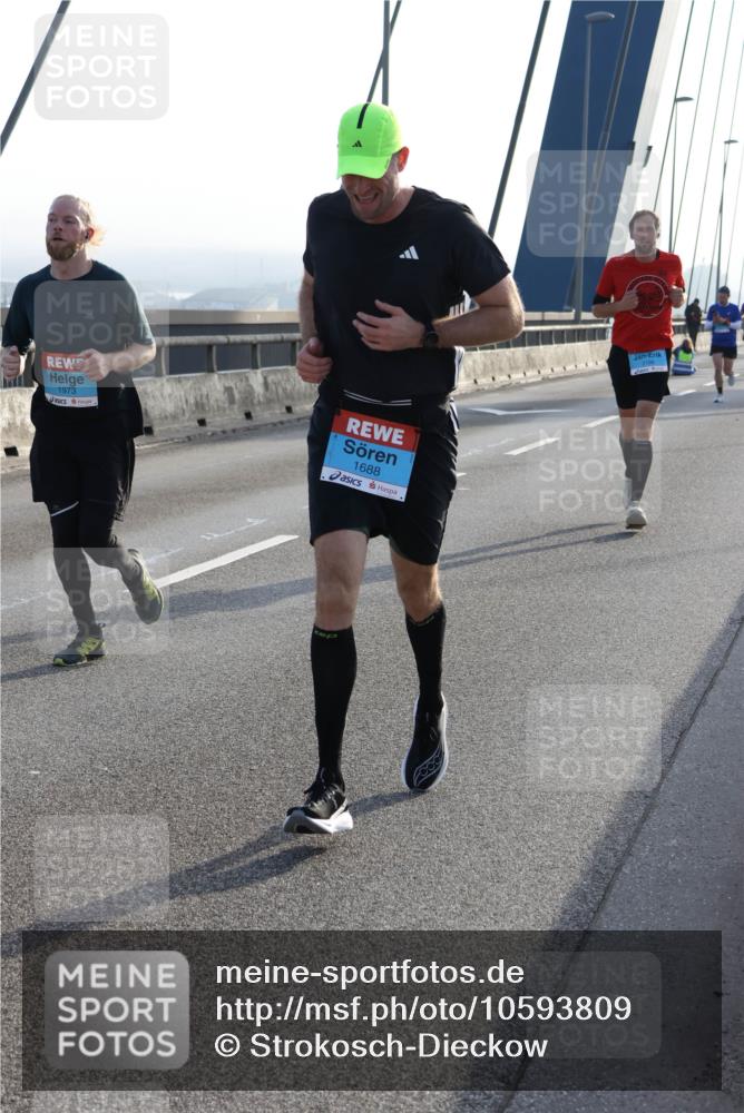 03.10.2026 - Köhlbrandbrückenlauf Strokosch-Dieckow http://msf.ph/oto/10593809 03.10.2026 09:21:22 Position 1 1973, 1688, 2198 meine-sportfotos.de