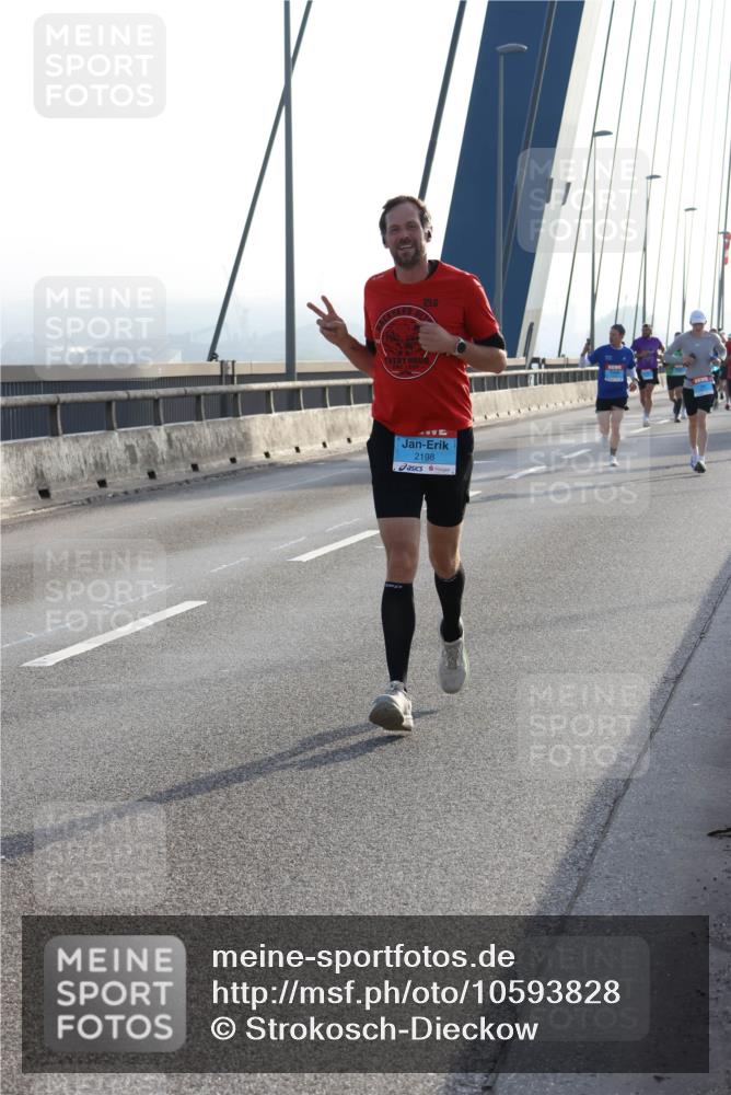 03.10.2026 - Köhlbrandbrückenlauf Strokosch-Dieckow http://msf.ph/oto/10593828 03.10.2026 09:21:23 Position 1 2198 meine-sportfotos.de