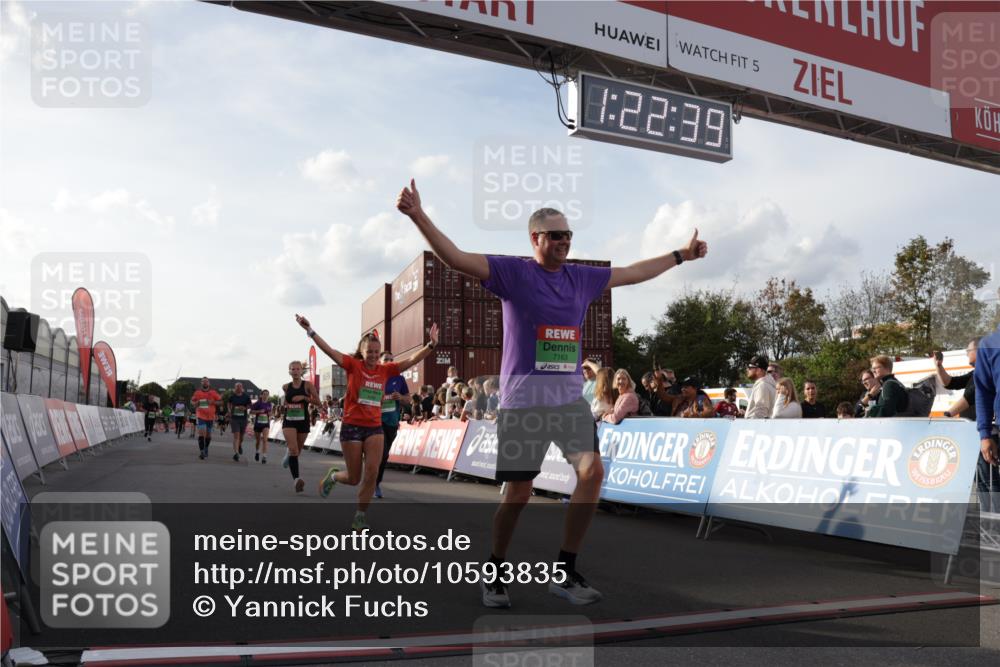 03.10.2026 - Köhlbrandbrückenlauf Yannick Fuchs http://msf.ph/oto/10593835 03.10.2026 16:22:40 Ziel 7163, 7530, 7793, 7945, 8414, 8991, 9386, 9487, 9832, 9834 meine-sportfotos.de