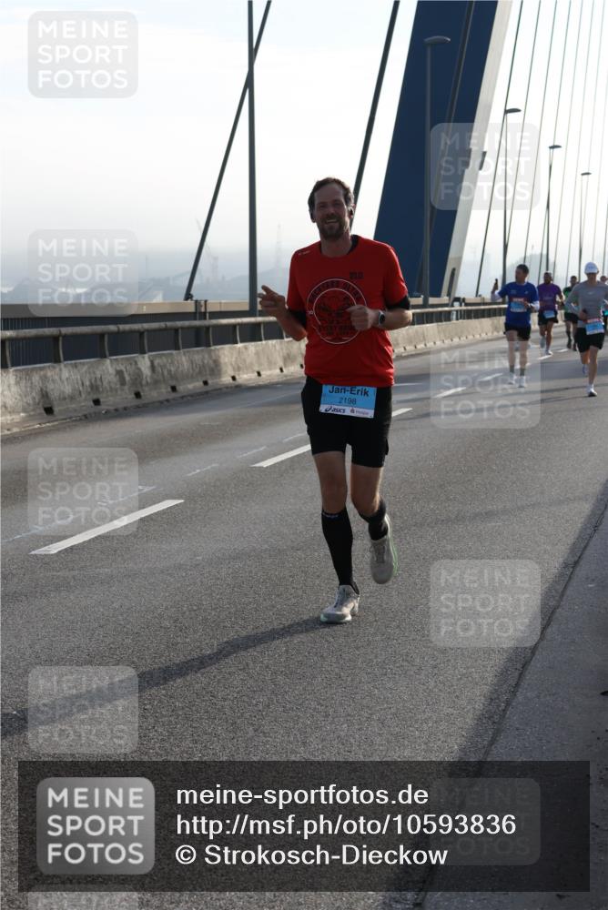 03.10.2026 - Köhlbrandbrückenlauf Strokosch-Dieckow http://msf.ph/oto/10593836 03.10.2026 09:21:24 Position 1 2198 meine-sportfotos.de
