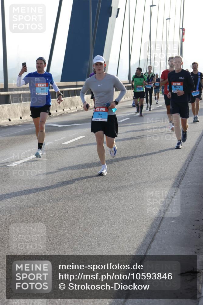 03.10.2026 - Köhlbrandbrückenlauf Strokosch-Dieckow http://msf.ph/oto/10593846 03.10.2026 09:21:28 Position 1 1515, 3771 meine-sportfotos.de